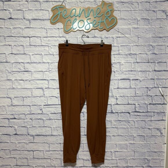Lululemon Ready to Rulu High-Rise Jogger
Roasted Brown
Size 14 - Picture 6 of 15